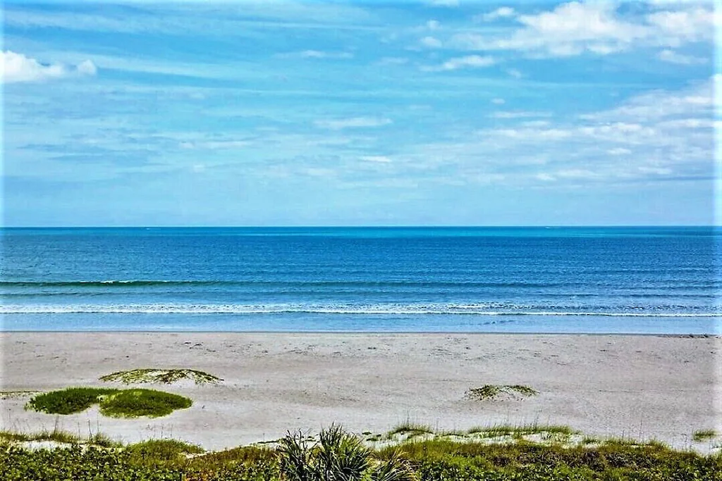 Direct Oceanfront Cocoa Beach Condo with Ocean Views | Vacation Rental on the Beach (GIL12)